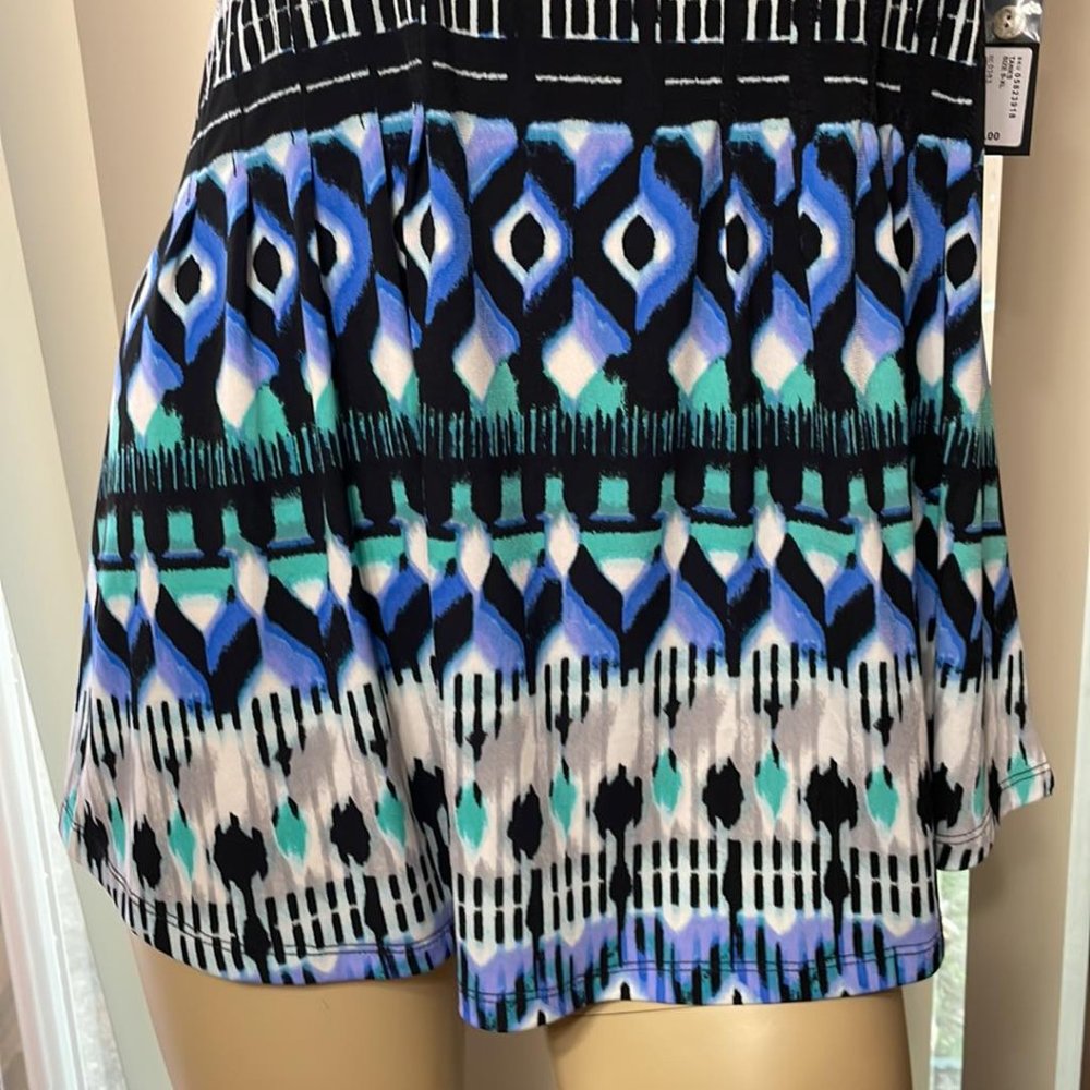 Size Women's Small Runs Big- Beautiful Print Lightweight Blouse NWT - Picture 3 of 4
